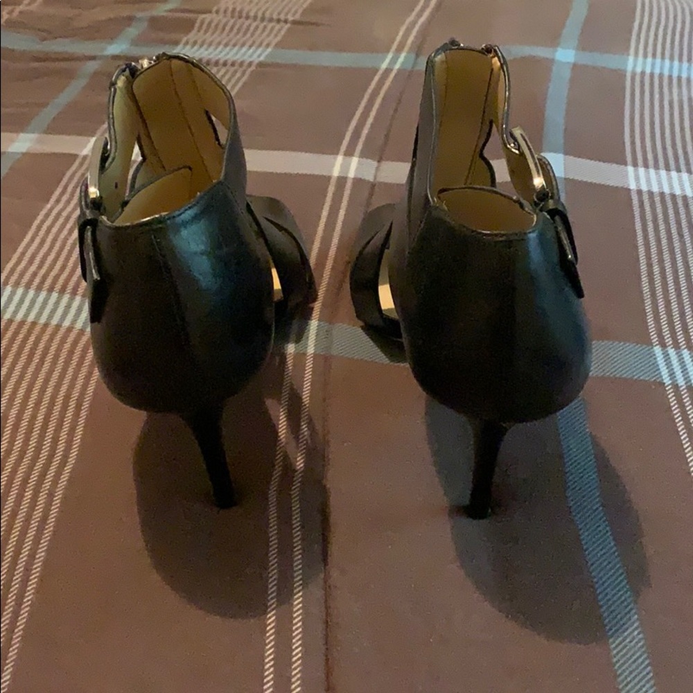 Shoes - Picture 3 of 4